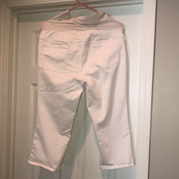 🤰Maternity White Crop Pants🤰 - Picture 3 of 14